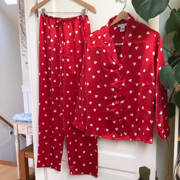 Morgan Taylor Other - Morgan Taylor intimates Sz Small Valentines pajamas red w white hearts long slee